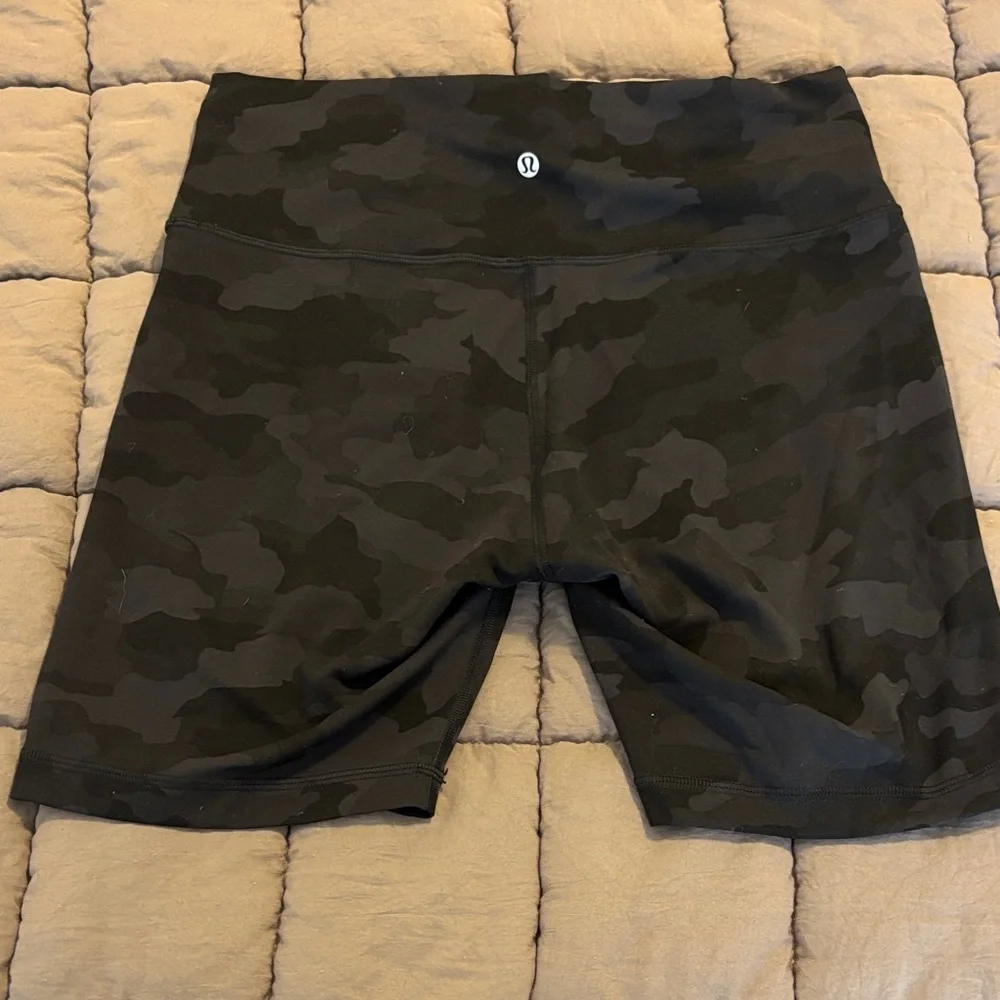lululemon athletica Black Camo Bike Shorts - Picture 2 of 2